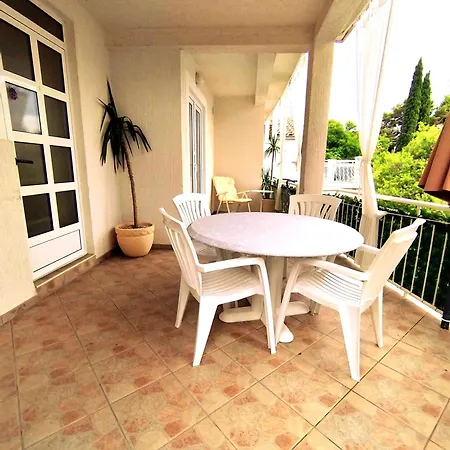 Apartman 2 *